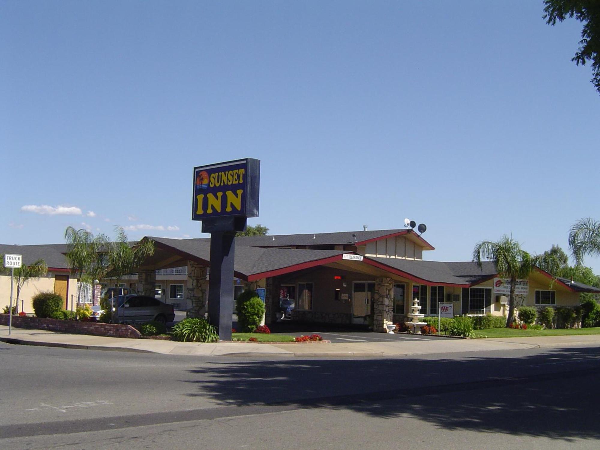 Sunset Motel 2*